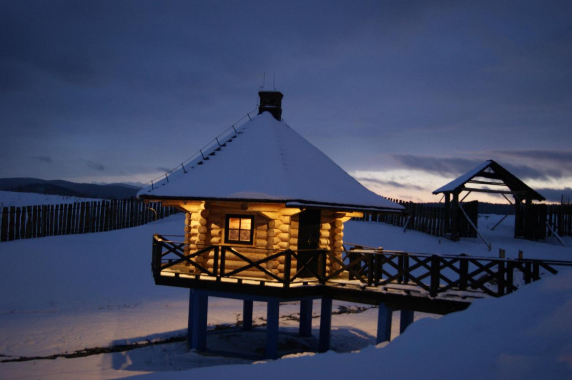 Sokolisko - Domki Caloroczne Z Kominkiem Wysoczany Exterior foto